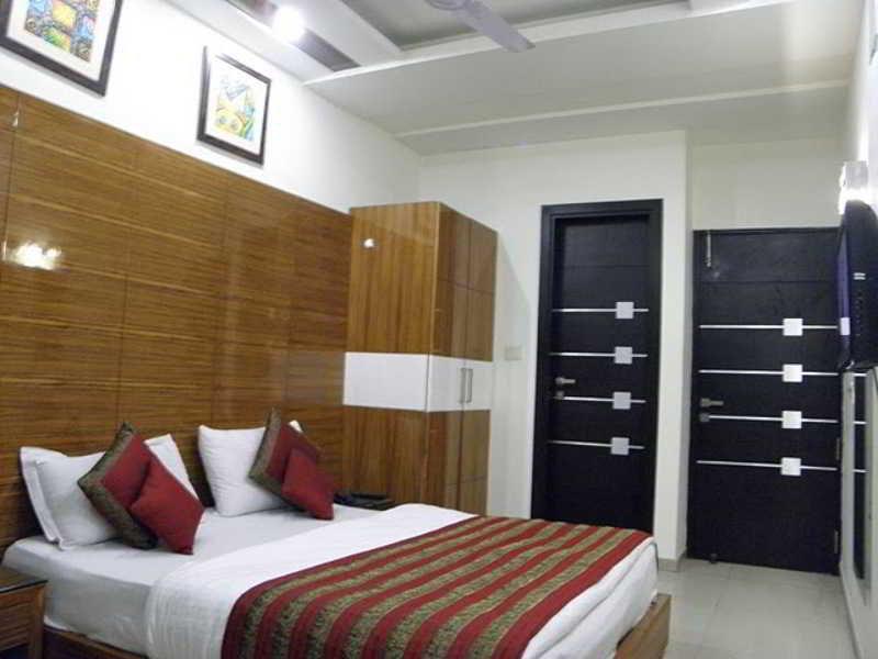 The Prime Balaji Deluxe At New Delhi Railway Station - Free Airport Pickup Hotel Eksteriør billede