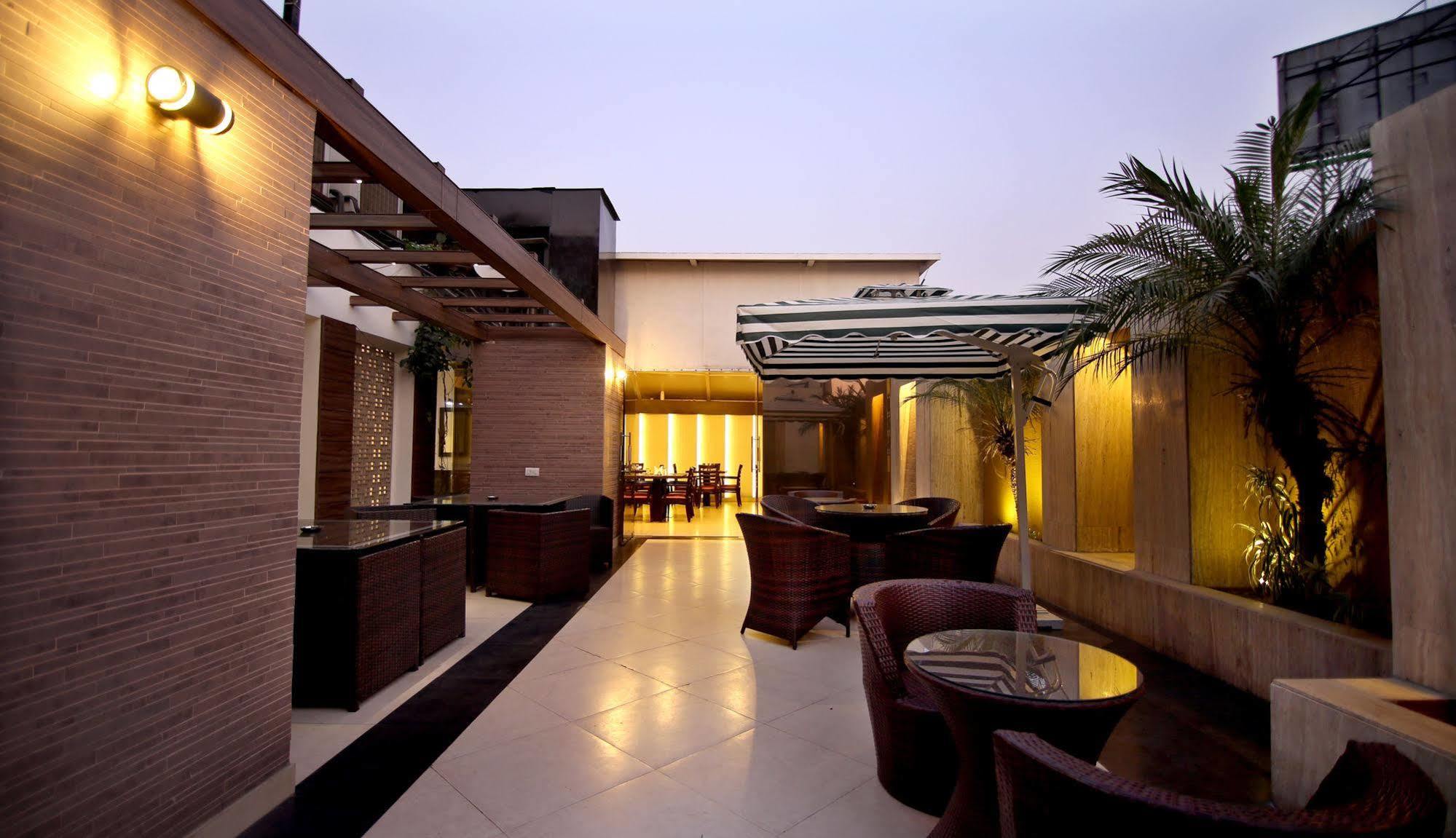 The Prime Balaji Deluxe At New Delhi Railway Station - Free Airport Pickup Hotel Eksteriør billede