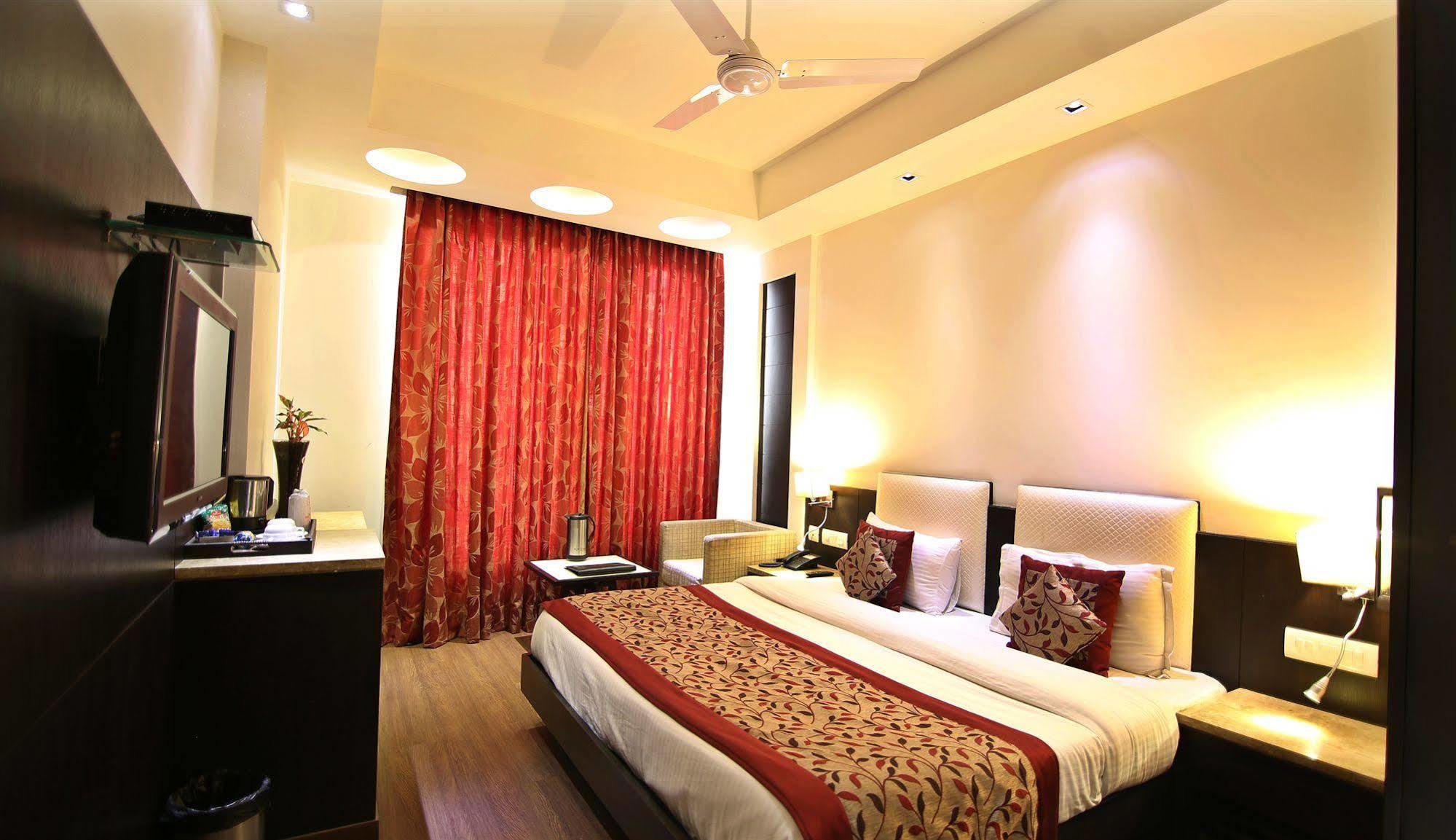 The Prime Balaji Deluxe At New Delhi Railway Station - Free Airport Pickup Hotel Eksteriør billede